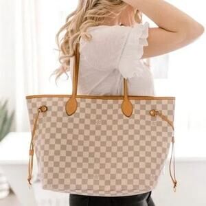 💎✨STUNNING✨💎Authentic Louis Vuitton Damier Azur Neverfull MM
